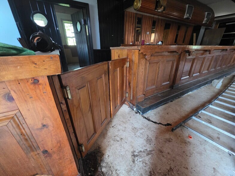 More Photos Of 22 Water St, Hoosick Falls Bar For Sale