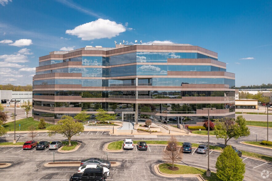 More Photos Of 3300 Rider Trail S, Earth City Office For Lease