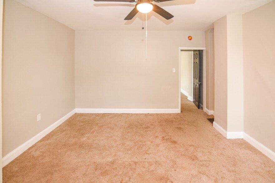 More Photos Of 15 Sollers Point Rd, Dundalk Multifamily For Sale
