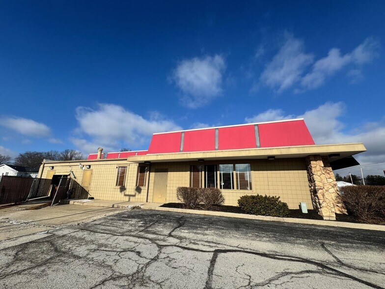 More Photos Of 1285 N High St, Hillsboro Restaurant For Sale