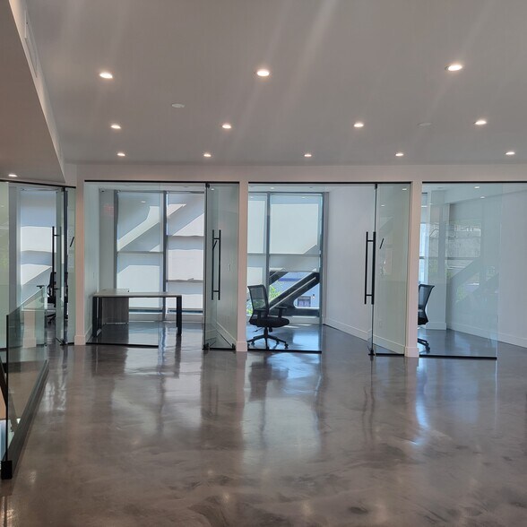 More Photos Of 678 Dahill Rd, Brooklyn Storefront Retail Residential For Lease