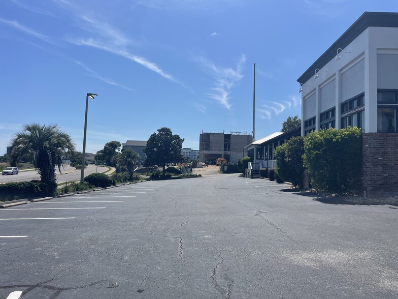 More Photos Of 905 E Gregory St, Pensacola Restaurant For Sale