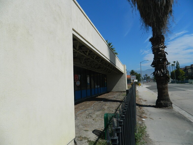 More Photos Of 390 N H St, San Bernardino Showroom For Sale