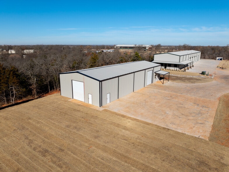 More Photos Of 625 Koloa Ave, Edmond Warehouse For Sale