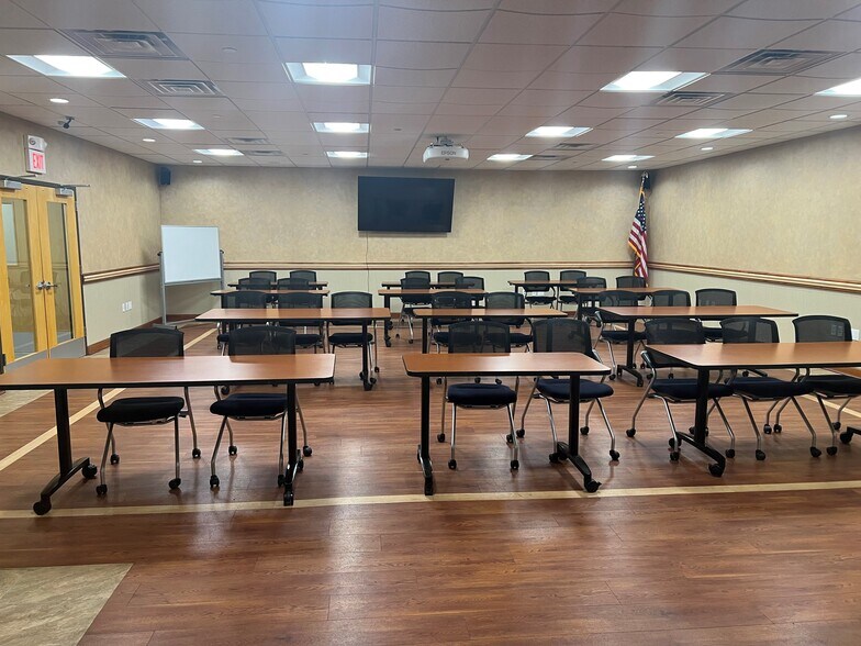 More Photos Of 330 Changebridge Rd, Pine Brook Office For Sale