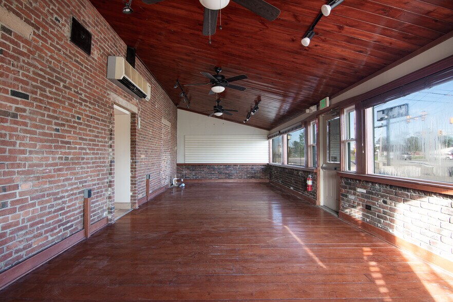 More Photos Of 500 N Pike Rd, Sarver Office Residential For Sale