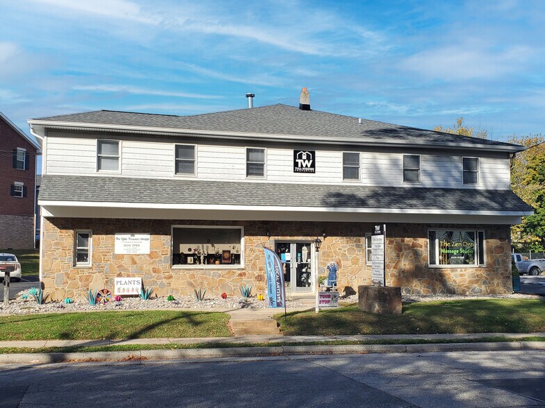 More Photos Of 226 W Park Pl, Newark Office Residential For Lease
