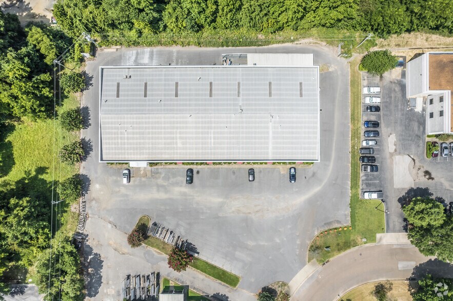 More Photos Of 7401 Adrianne Pl, Bartlett Light Manufacturing For Lease