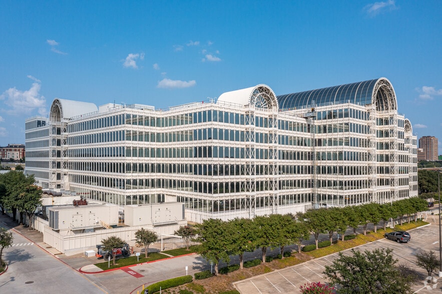 More Photos Of 1950 N Stemmons Fwy, Dallas Office For Lease