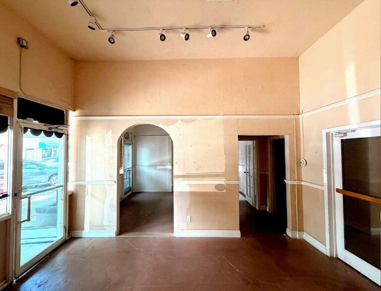 More Photos Of 1409 Marcelina Ave, Torrance General Retail For Lease