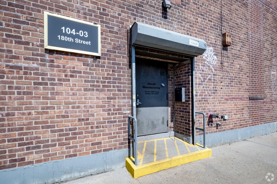 More Photos Of 104-03 180th St, Jamaica Warehouse For Lease