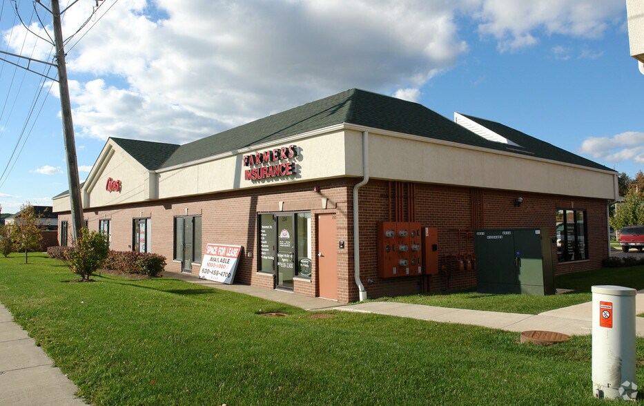 More Photos Of 104-128 Eastgate Dr, Algonquin Unknown For Lease