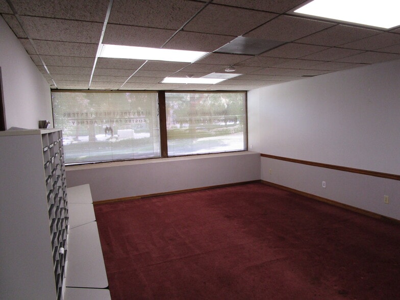 More Photos Of 5053 La Mart Dr, Riverside Medical For Lease