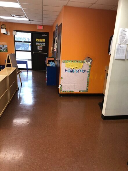 More Photos Of 5845 Campbellton Rd SW, Atlanta Daycare Center For Sale