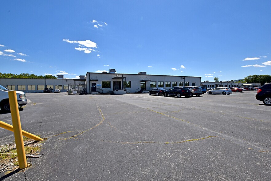 More Photos Of 1501 Riverside Dr, Chattanooga Office For Lease
