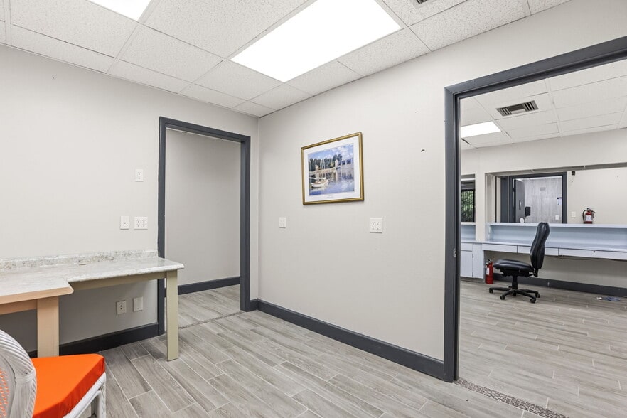 More Photos Of 901 N Grove St, Eustis Medical For Sale