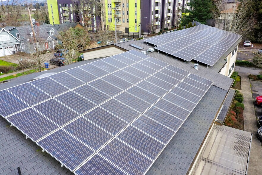 More Photos Of 1976 Garden Ave, Eugene Office For Sale