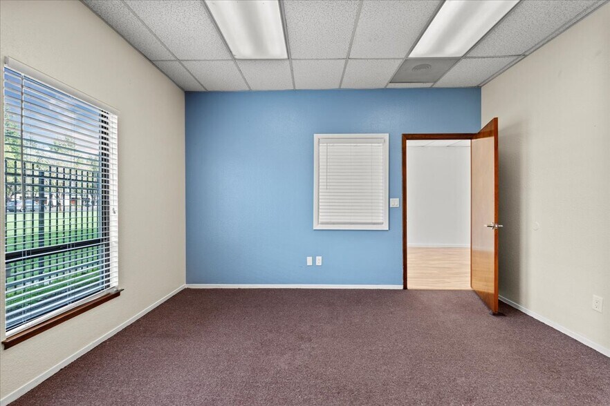 More Photos Of 1811 Grand Canal Blvd, Stockton Office For Lease