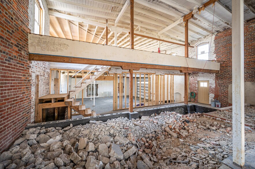 More Photos Of 313 S Government St, Lincolnton Office For Sale