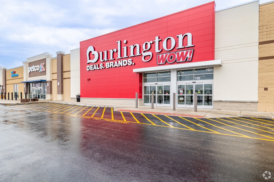 More Photos Of 1740-1800 SW Wanamaker Rd, Topeka Freestanding For Lease