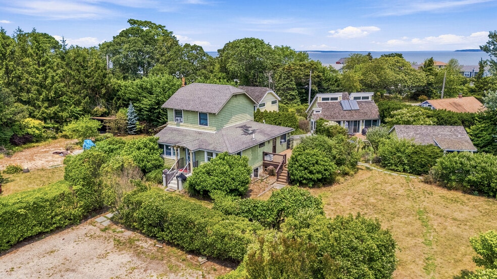 More Photos Of 127 Inlet Rd W, Hampton Bays Hospitality For Sale