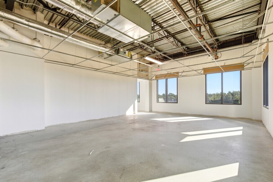 More Photos Of 10402 Valley Forge Dr, Houston Office For Lease