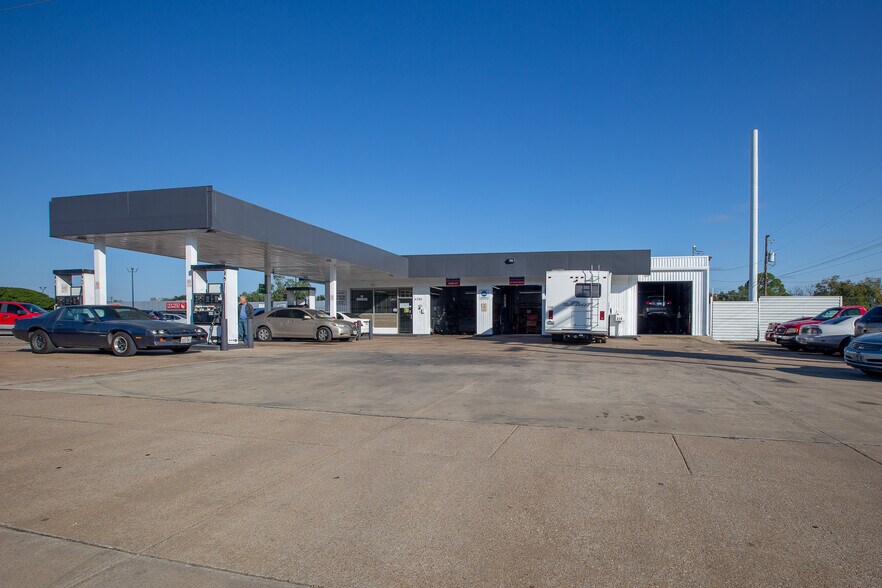 More Photos Of 6705 Meadowbrook Dr, Fort Worth Service Station For Sale