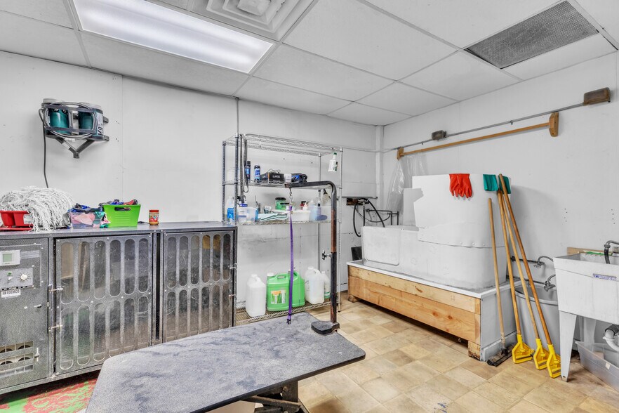 More Photos Of 203 Long Plain Rd, Whately Service For Sale