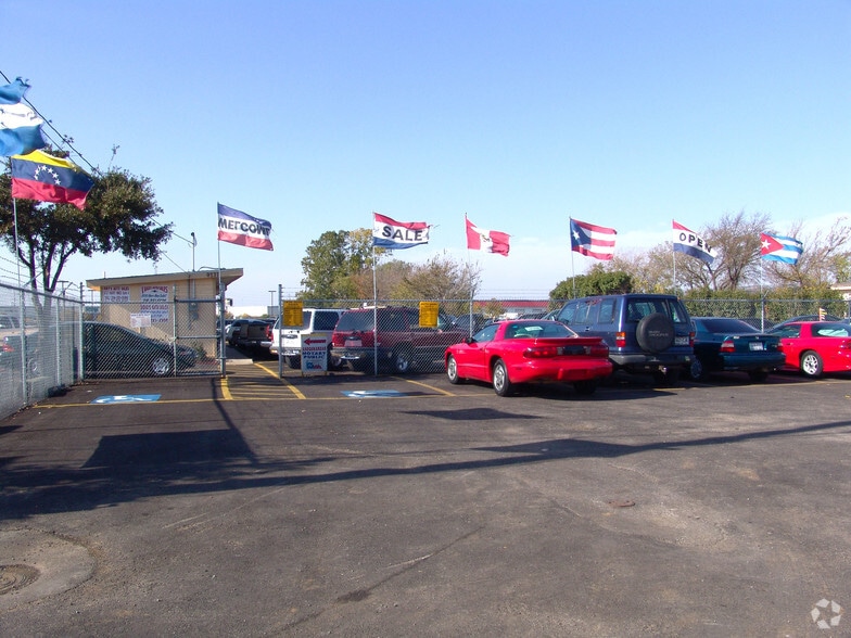 Primary Photo Of 9737 Harry Hines Blvd, Dallas Auto Dealership For Lease