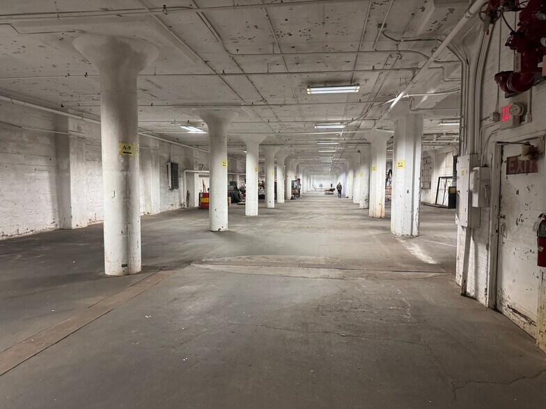 More Photos Of 2 Potomac St, Rochester Warehouse For Lease
