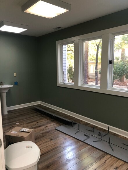 More Photos Of 1762 Metromedical Dr, Fayetteville Medical For Sale
