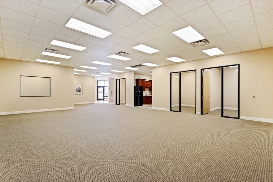 More Photos Of 7655 E Redfield Rd, Scottsdale Light Distribution For Lease