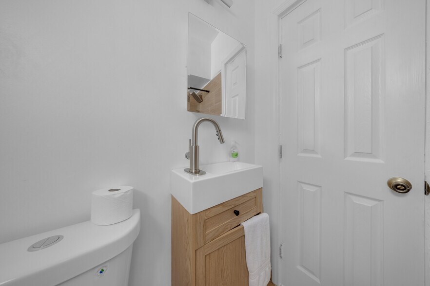 More Photos Of 1035 NW 4th St, Miami Apartments For Sale