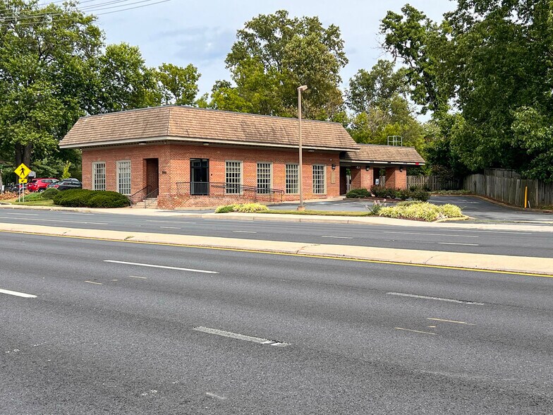 More Photos Of 3740 University Blvd, Kensington General Retail For Sale