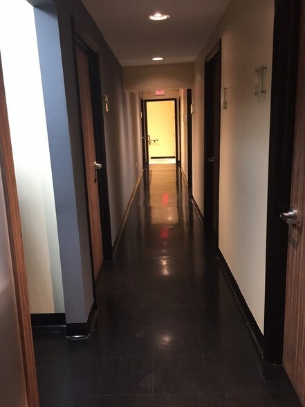 More Photos Of 2402-2406 W 8th Ct, Hialeah Warehouse For Lease