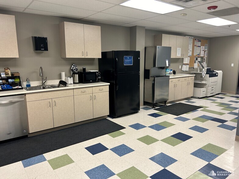 More Photos Of 4000 Burlington Ave, Evans Office For Lease