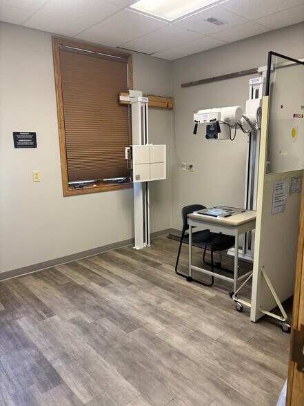 More Photos Of 737 W Green Meadows Dr, Greenfield Medical For Lease