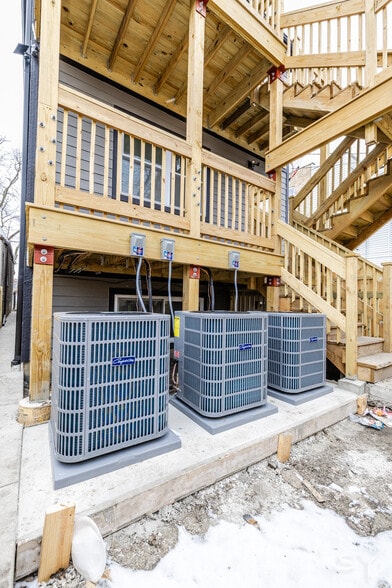 More Photos Of 542 Lawndale ave, Chicago Apartments For Sale
