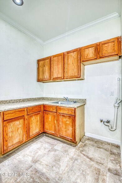 More Photos Of 550 S Mesa Hills Dr, El Paso Medical For Lease