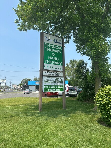 More Photos Of 315 Rt 35, Red Bank Medical For Lease