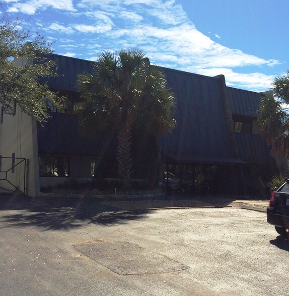 More Photos Of 4986 113th Ave N, Clearwater Manufacturing For Sale