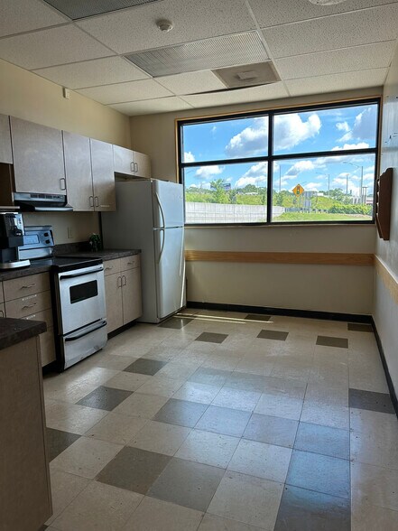 More Photos Of 961 Canal St, Syracuse Medical For Sale