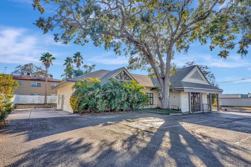 More Photos Of 1201 S Myrtle Ave, Clearwater Medical For Sale