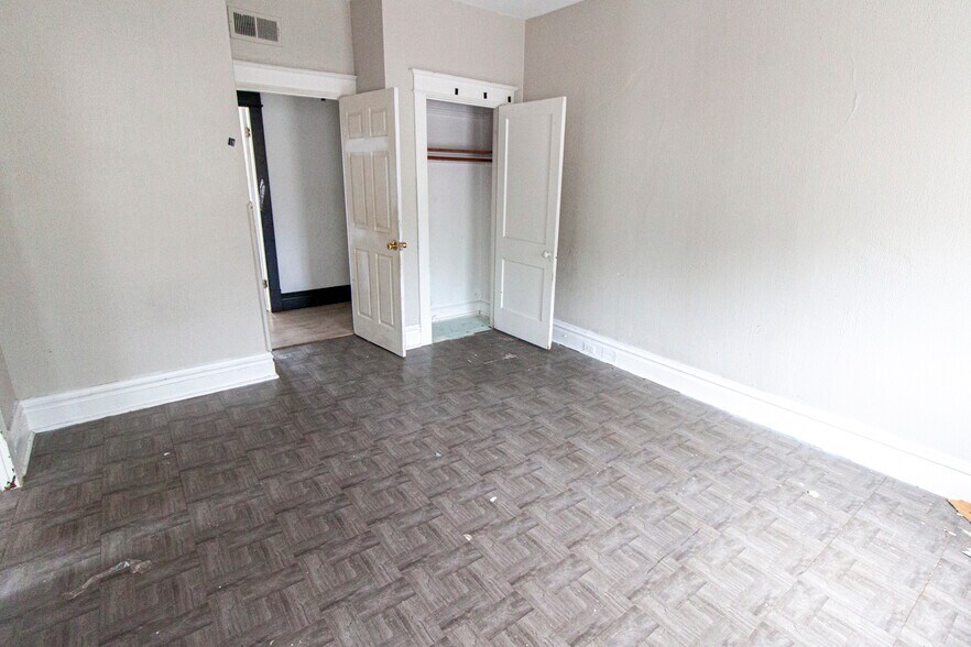 More Photos Of 5003-5005 Gravois Ave, Saint Louis Storefront Retail Residential For Lease