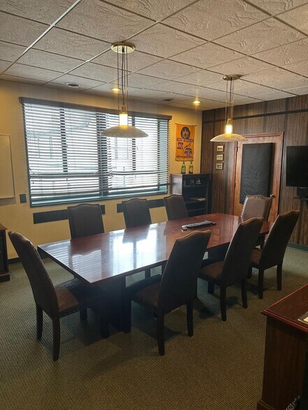 More Photos Of 5 Wells St, Saratoga Springs Office For Sale