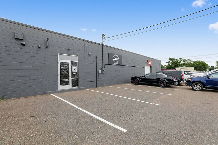 More Photos Of 585 1st St SE, Saint Cloud Warehouse For Sale