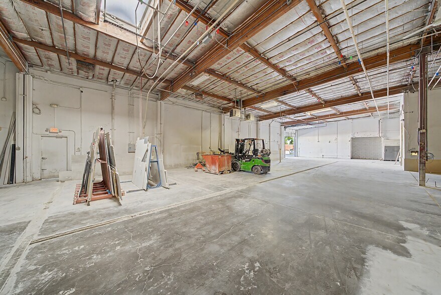 More Photos Of 320 Coney Island Dr, Sparks Warehouse For Sale