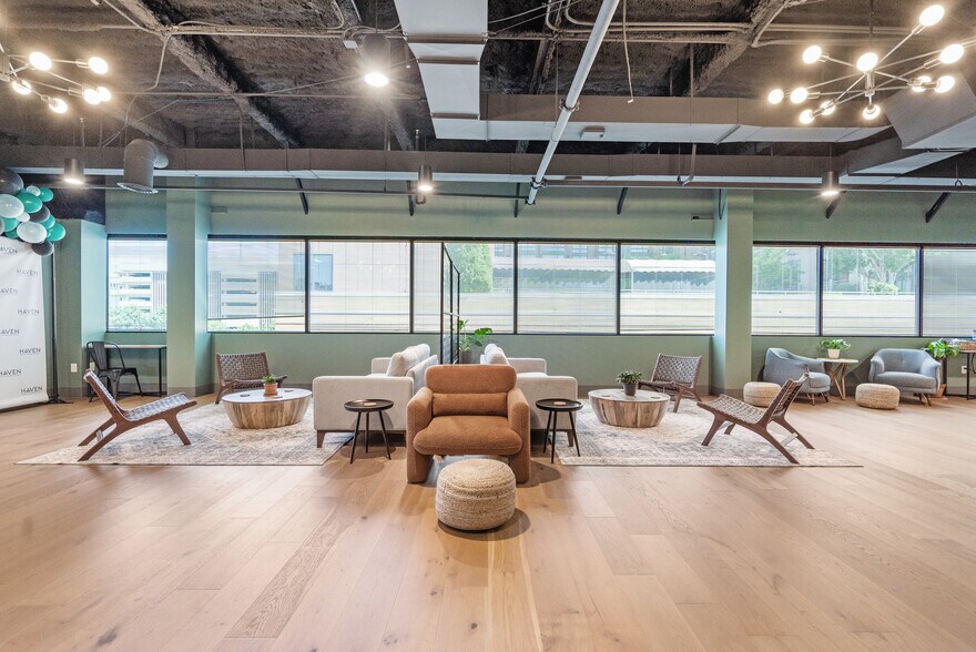 More Photos Of 200 W Towsontown Blvd, Towson Coworking Space