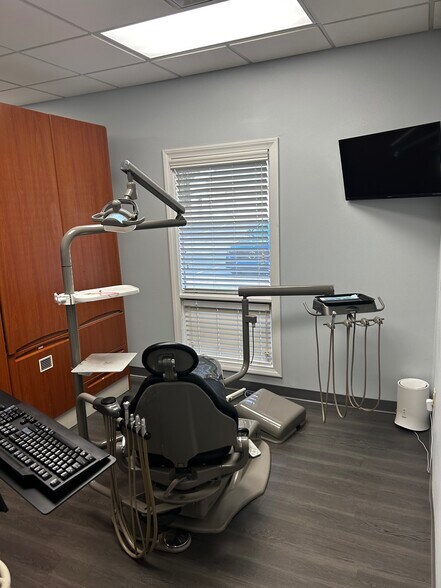 More Photos Of 1345 Hembree Rd, Roswell Medical For Lease