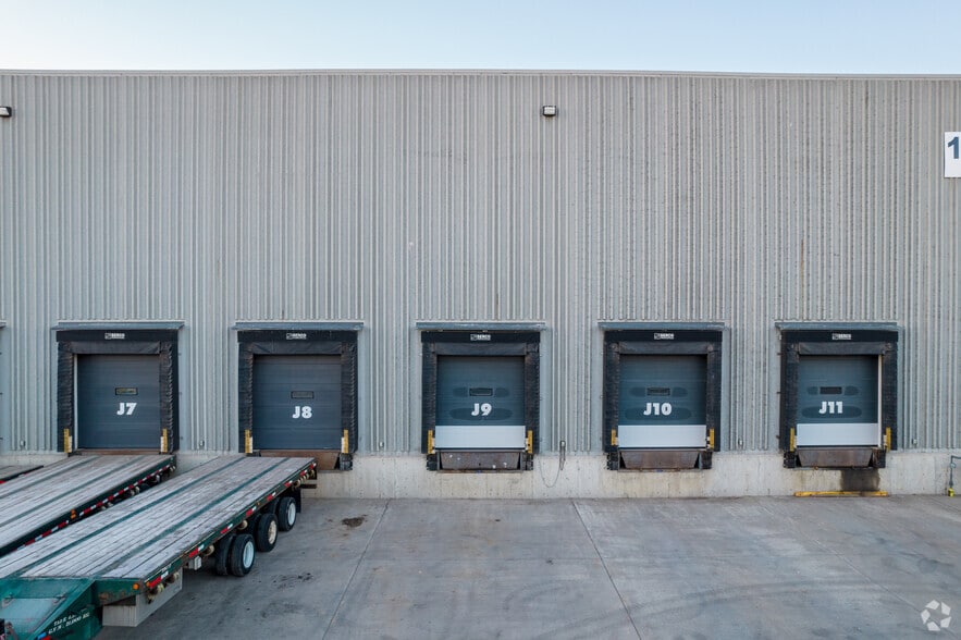 More Photos Of 5555 69th Ave SE, Calgary Warehouse For Lease